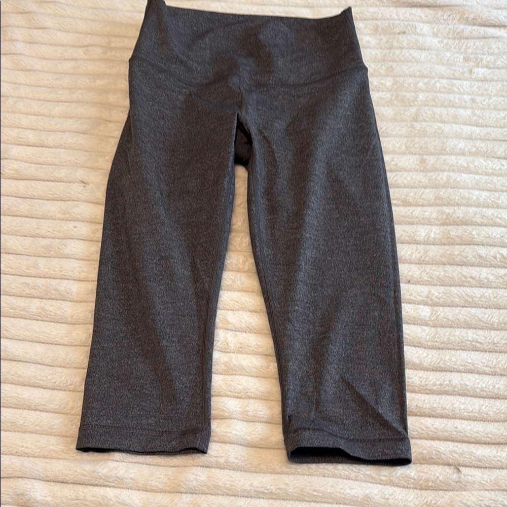 Women’s Cropped Gray Leggings